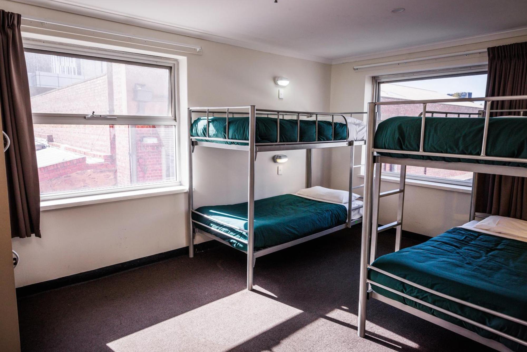 Yha Hostel *