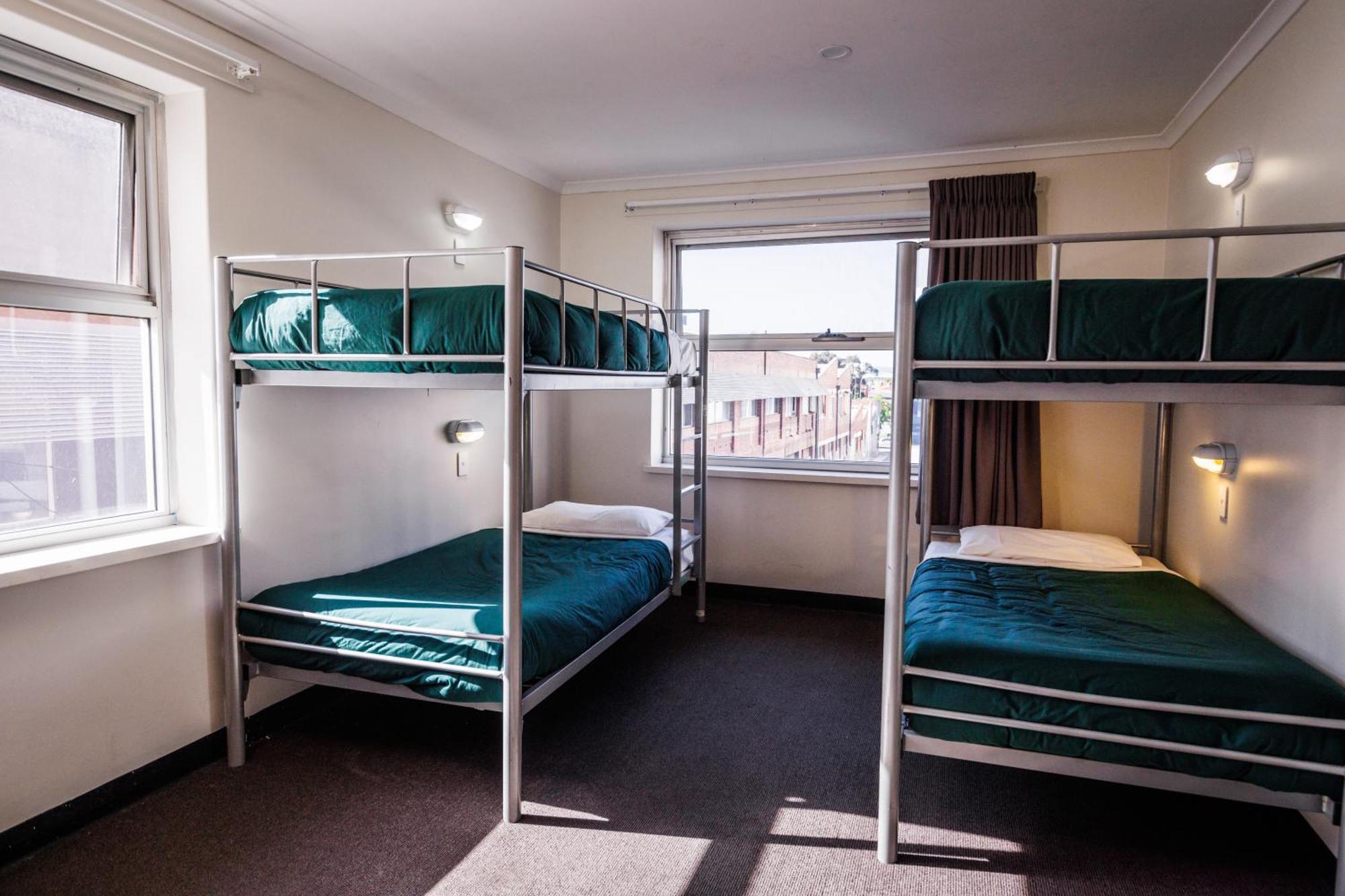 Yha Hostel *