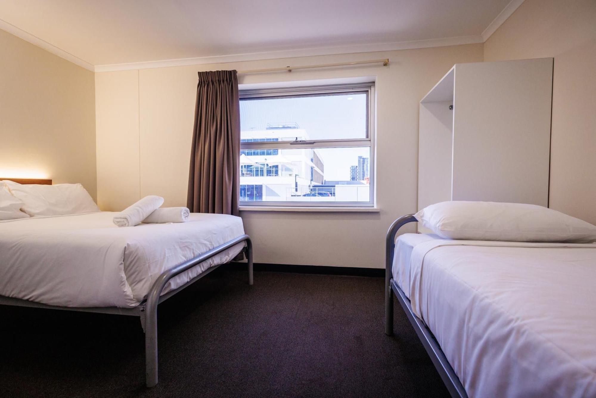Yha Central 4*